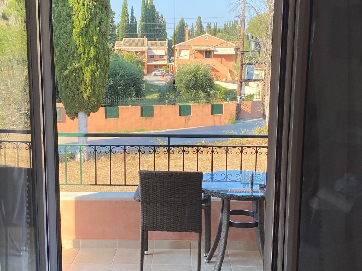 콘토칼리 Ivy House Modern Life Near Corfu Town 아파트 외부 사진